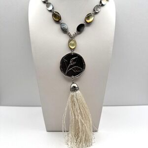 Vintage 80s Mother Pearl Leaf & Shell Bead Tassel Pendant Long Necklace Jewelry